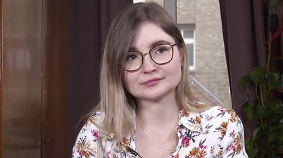 Blonde Studentin liebt ihre Muschi und verwhnt sie vor Kamera - Amateur solo masturbation with PAWG babe