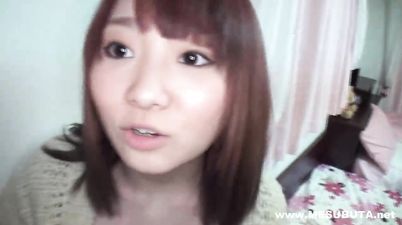 Amateur Asian babe in homemade couple hardcore with cumshot