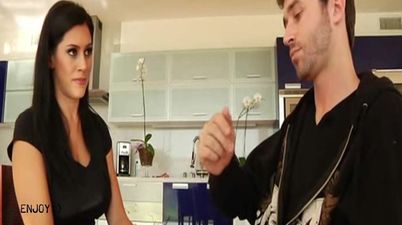 Brunette Milf cougar Facialized after sex