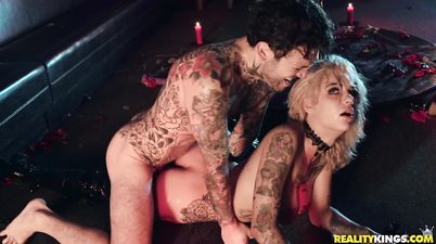 Pitch Black Pole Dancer - kinky tattooed pornstar with fake tits Bonnie Rotten