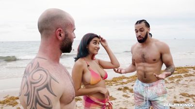 Beautiful babe with natural boobs gets properly fucked in threesome