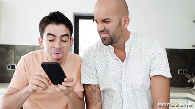 Jordi and Potro fucking curvy brunette in the living room