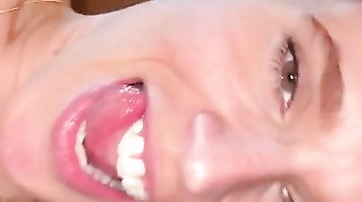 Vibe with molly - POV homemade Anal