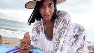 Brunette Girlfriend Gives Handjob and Blowjob - Beach Bums with Potro De Bilbao