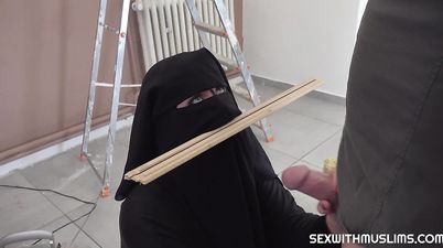 Submissive Muslim Cayla Lyons in Burqa - Cayla lyons fetish hardcore