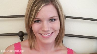Tori Paige - 18yo Teen Tori Page gives POV blowjob - homemade