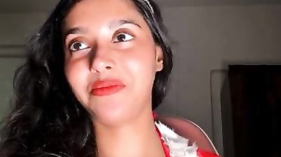Thea Dsuuza Huge Cleavage Santas Girl (2025) Private App Hot Video - Indian