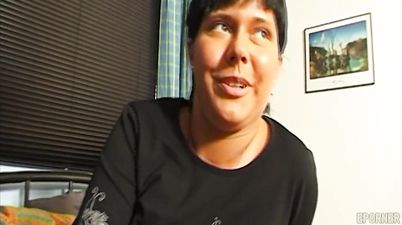 Short Haired Mommy Blows Cock After Masturbation - Mature