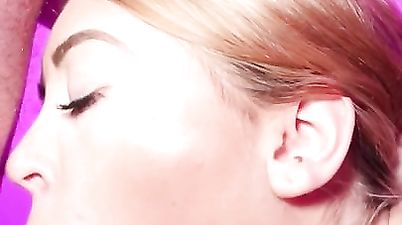 Lea Suce Dans Ce POV Jusqu'a Ce Que Son Ami Jouisse Dans Sa Bouche(2K) - Blowjob
