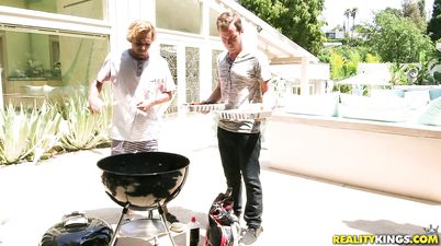 Big Naturals - Her Smoking Hot Briquettes 1 - Jessy Jones