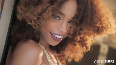 Girl with Curls_Sexy Dance - Cecilia lion