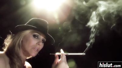 Cute girl takes care of a dick - julia ann