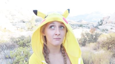 Oeffentliche Pokemon-Parodie geht schief - Big tits in POV hardcore outdoors