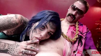 Busty tattooed beauty Amber Luke fucks the director - Big tits
