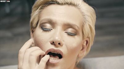HOT EUROPEAN HORNY BABES AMIRAH ADARA AND SUBIL ARCH LICKING AND FINGERING - Amirah adara